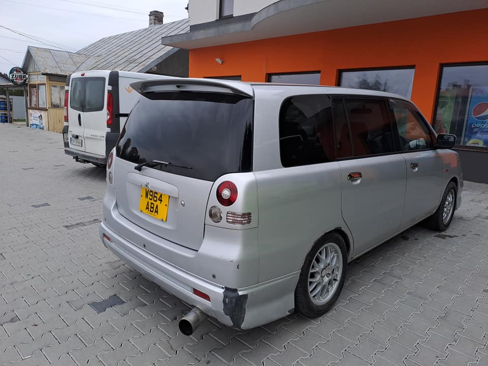 Mitsubishi Dion 