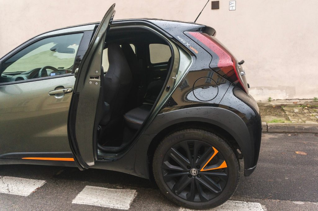 Toyota Aygo X miejsce z tyłu 