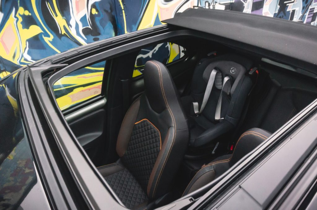 Toyota Aygo X dach 