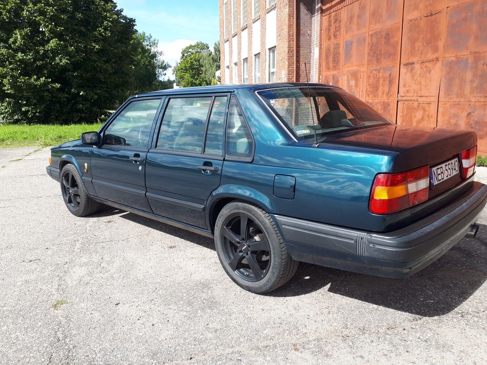 volvo v8 