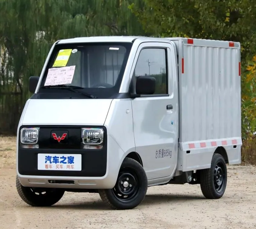 Oto Wuling E10. Po której stronie ma kierownicę? Tak