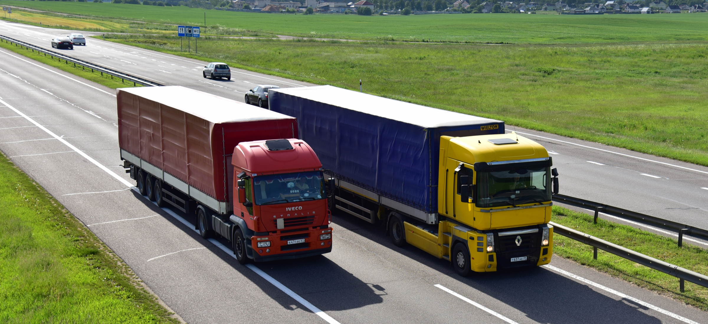 Lubicie jak ciężarówki wyprzedzają się na autostradzie? Bo ja uwielbiam