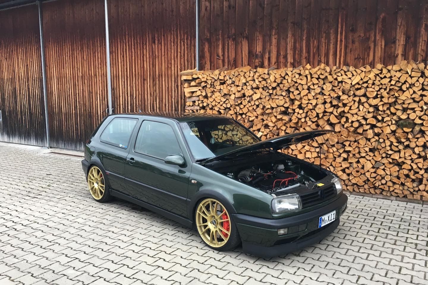 Nie zamykajcie jeszcze tuningu do trumny. Ten Golf 3 ma moc 738 KM i wygląda jak Golf