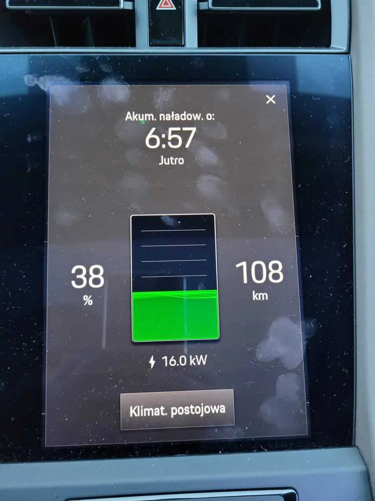 Samochód elektryczny zimą 