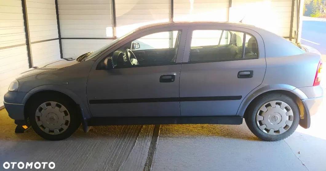 Ten Opel Astra G kosztuje 28 tys. zł. Dwadzieścia osiem tysięcy złotych