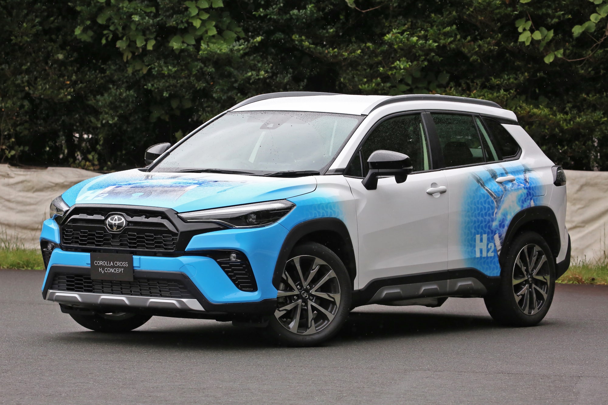Ta Toyota Corolla Cross ma silnik z Yarisa GR, ale z rury leci jej sama woda