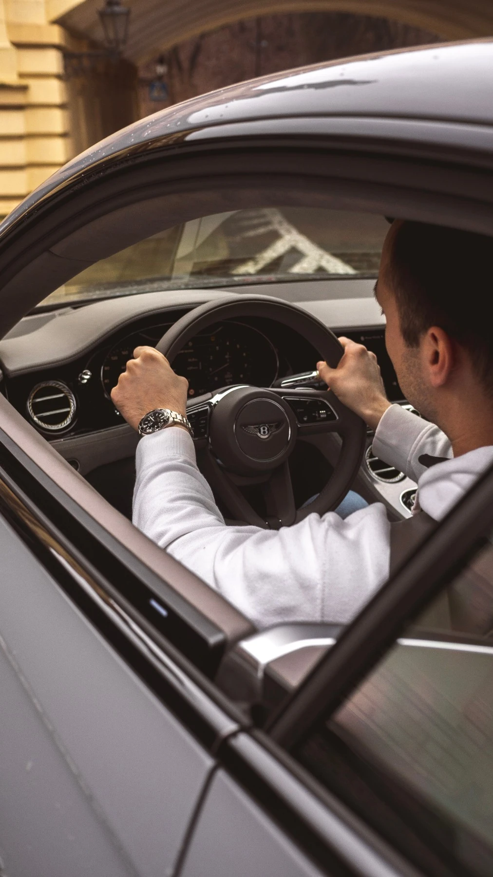 Bentley W12 