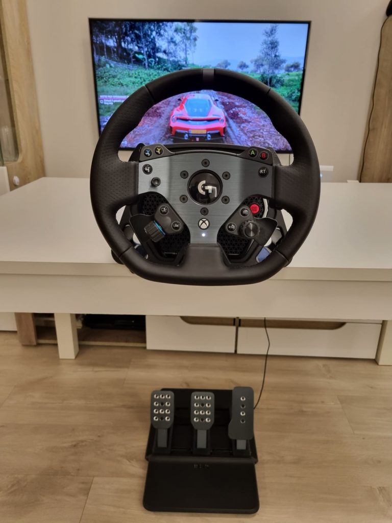 Test Logitech Pro Racing Wheel Logitech Pro Racing Pedals 