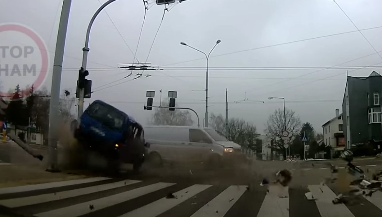 wjazd na czerwonym świetle