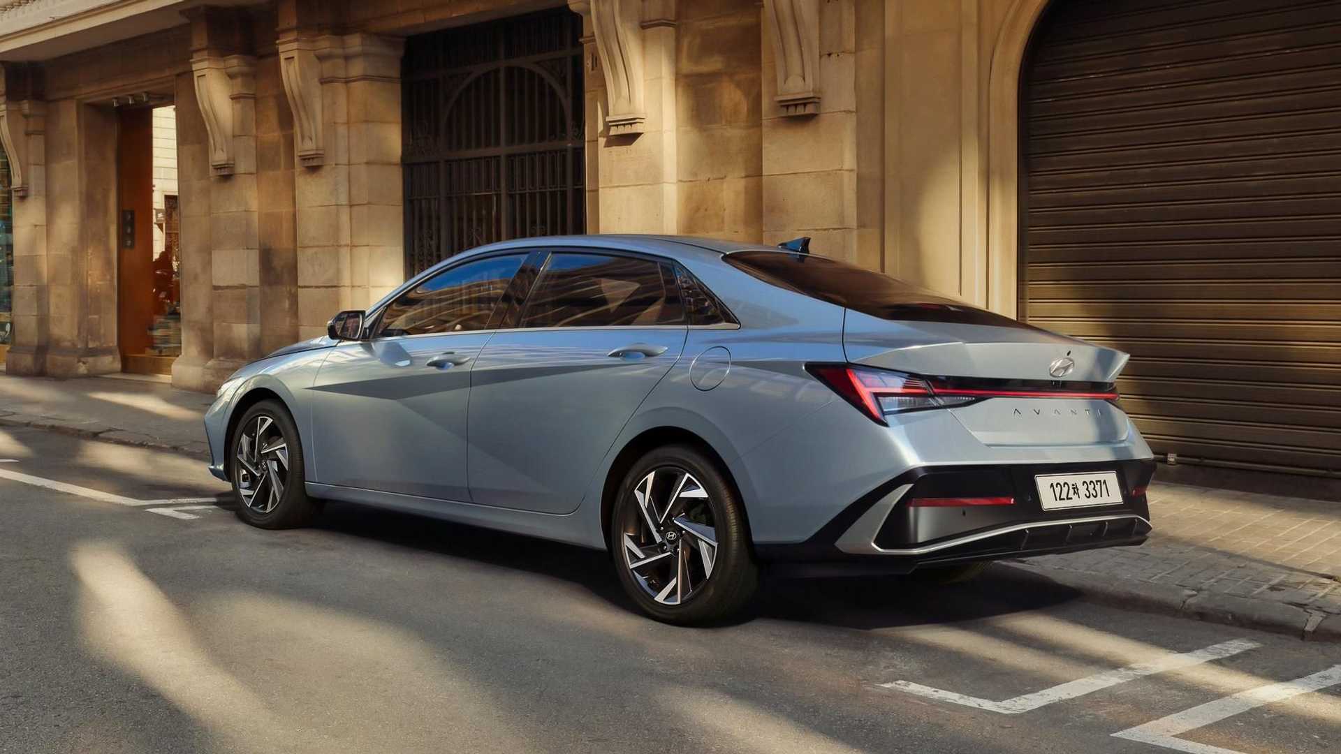 hyundai elantra lifting
