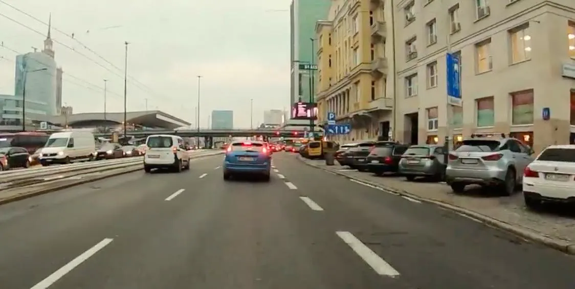 Rowerzysta jedzie przepisowo, hejt leje się wiadrami. Być może o to chodziło