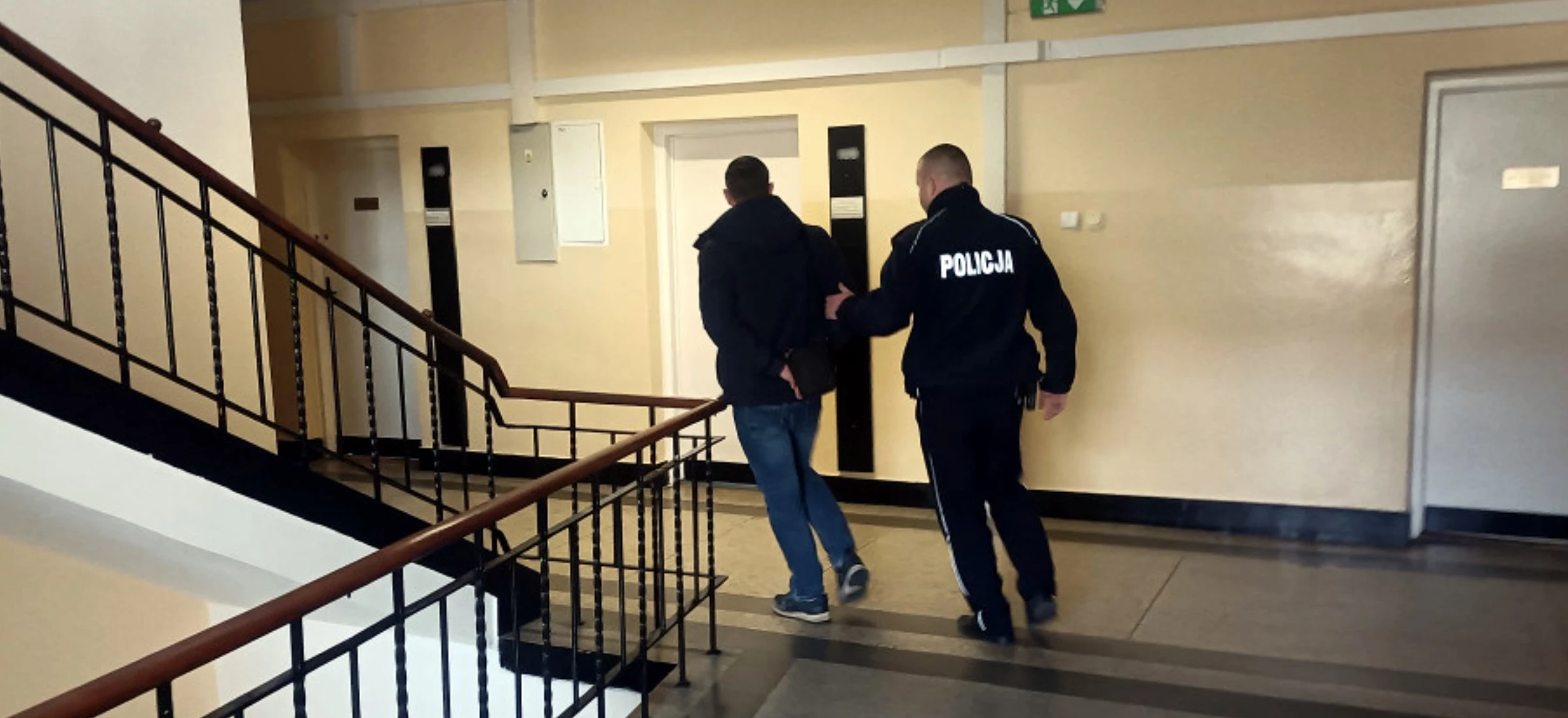 policja zatrzymanie za zarysowanie auta
