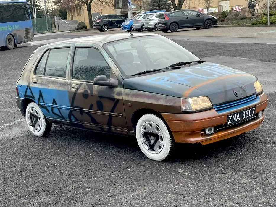 renault clio pierwszej generacji
