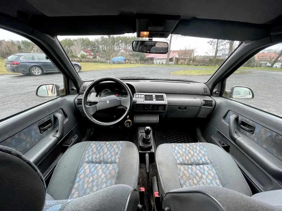 renault clio pierwszej generacji 