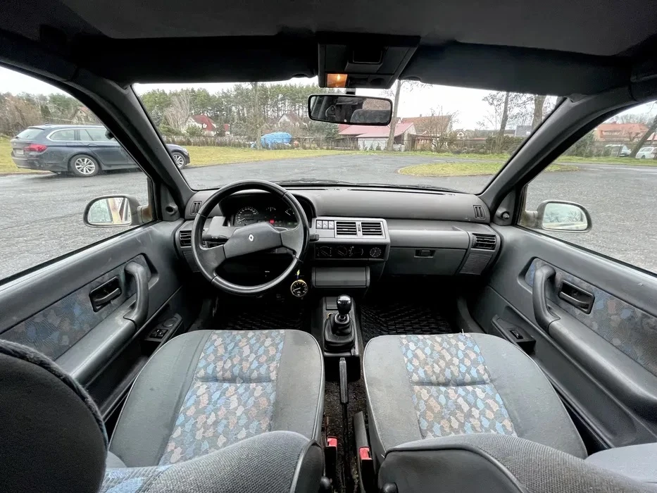 renault clio pierwszej generacji 