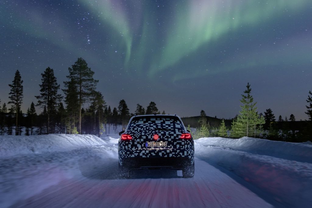 volkswagen touareg lifting podświetlana zdjęcia