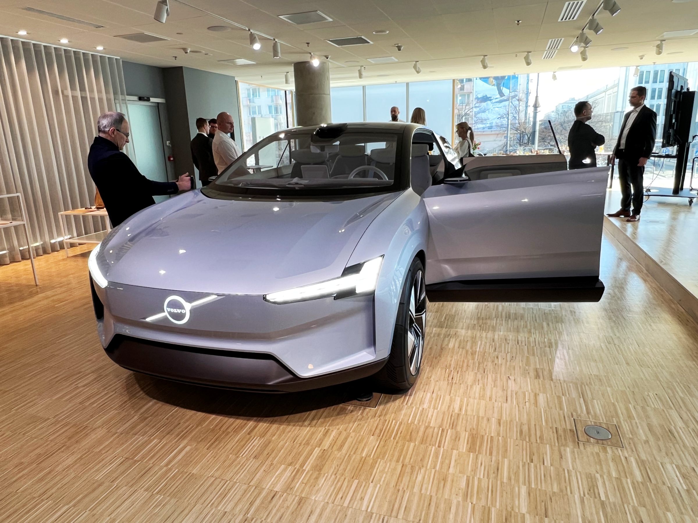 volvo recharge concept 