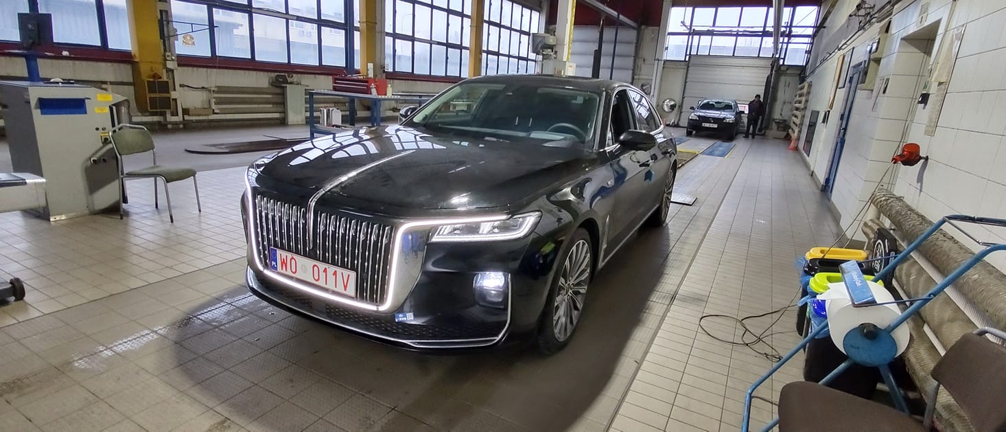 Uwaga, na ulicach stolicy pojawił się nowy cesarz. Nazywa się Hongqi H9