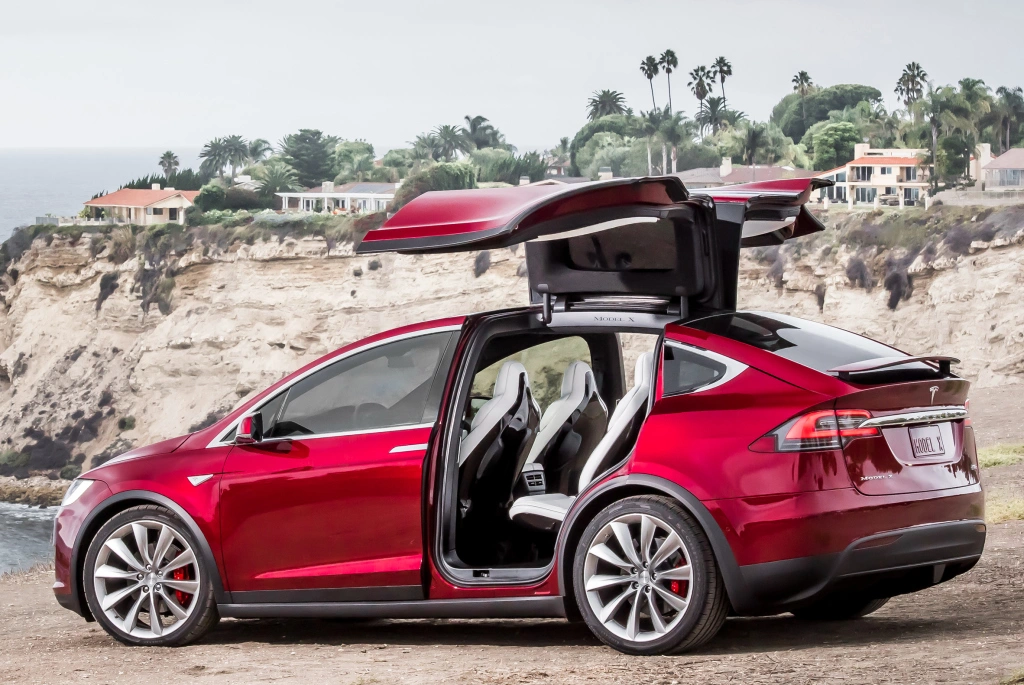 https://cdn-ab.spidersweb.pl/2023/03/tesla_model_x_p90d_7.jpg
