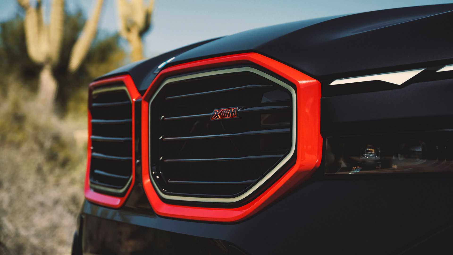 bmw XM Label Red cena