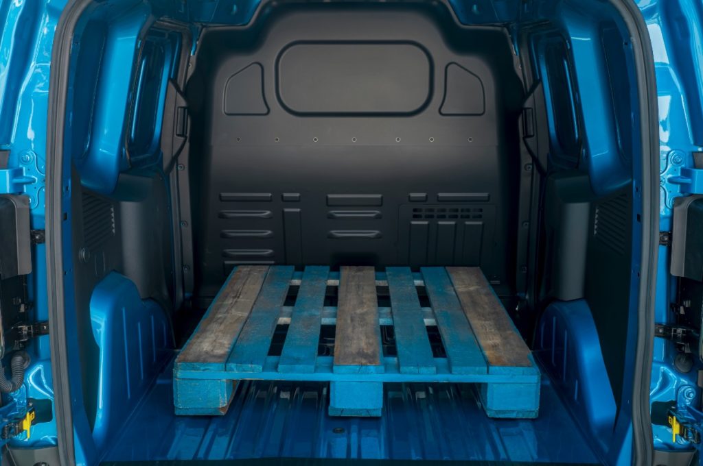 Ford E-Transit Courier 