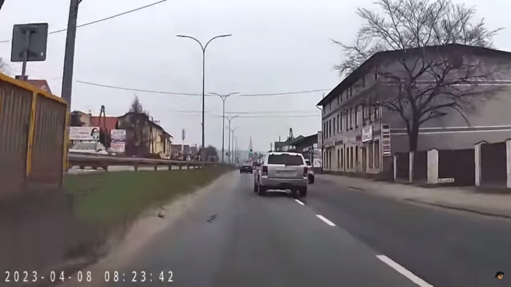 jeep orać rabatki