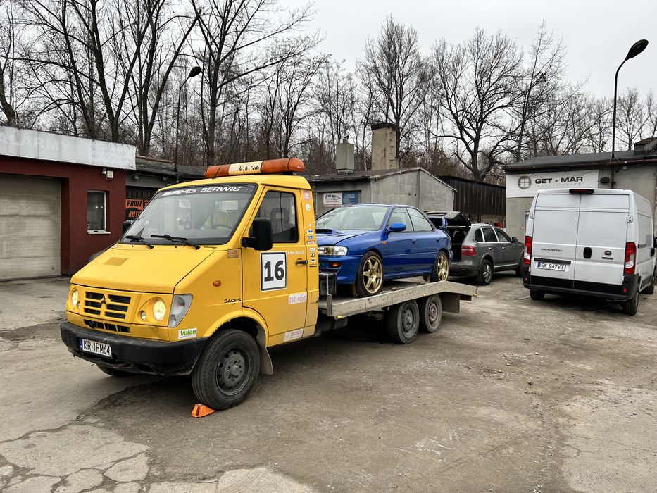 Niepotrzebnie wpisałem w OLX „autolaweta trzyosiowa”. Oczy płuczę od pół godziny