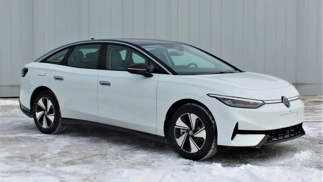 Następca Volkswagena Passata nie czekał do własnej premiery. Tak wygląda bez kamuflażu