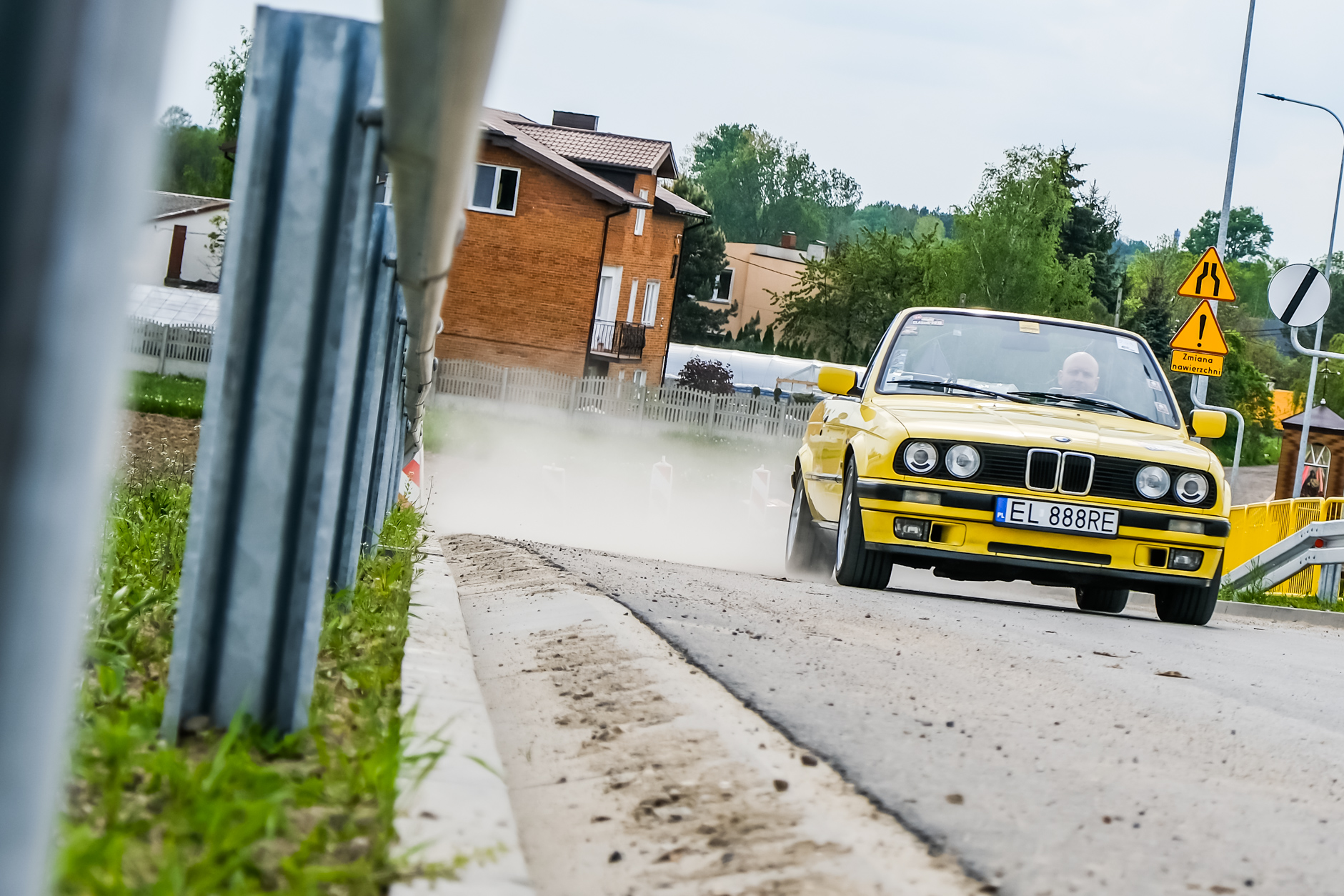 BMW E30 kabriolet Dakargelb