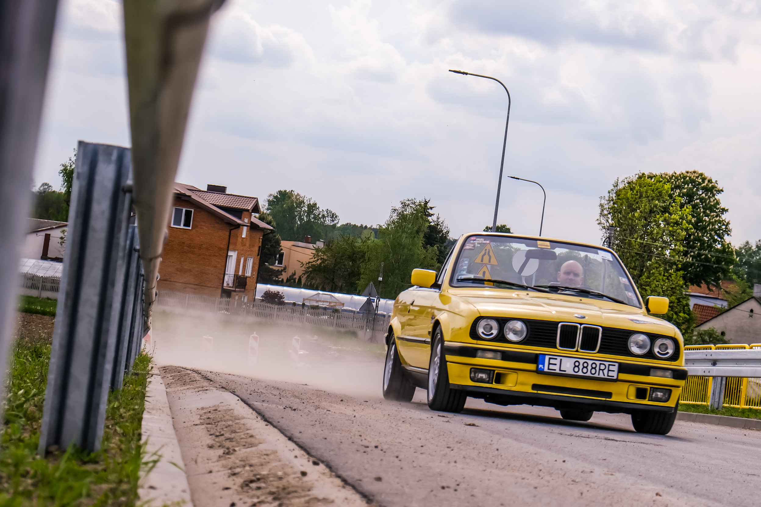 BMW E30 kabriolet Dakargelb