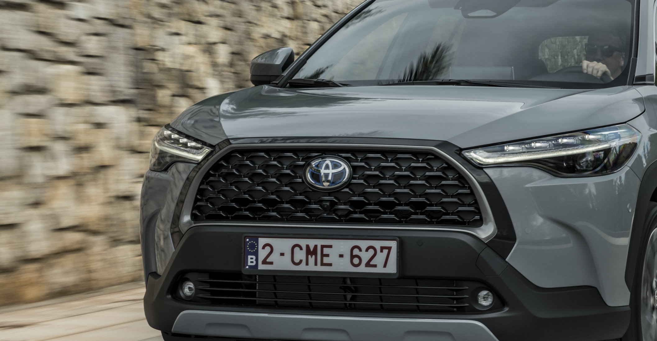 kradną znaczki toyoty
