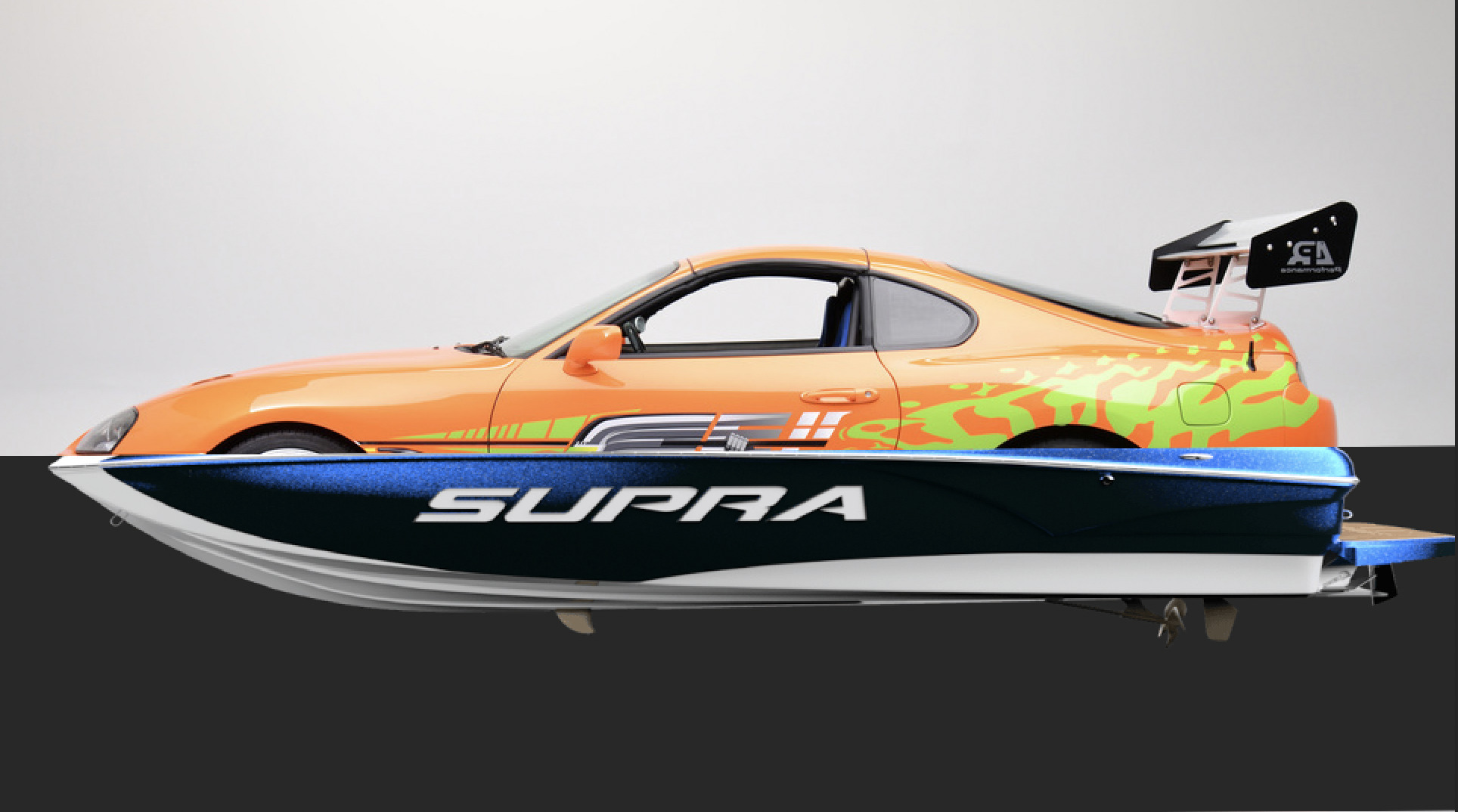 Toyota Supra motorówka