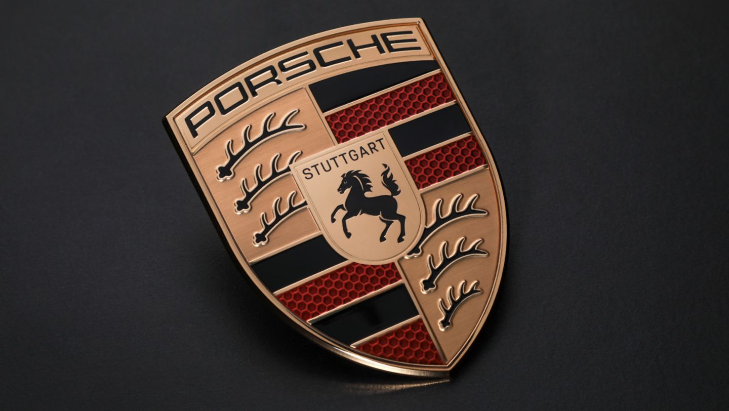 Wielkie Porsche wyjechało na drogi. Przy nim Cayenne to miejski resorak