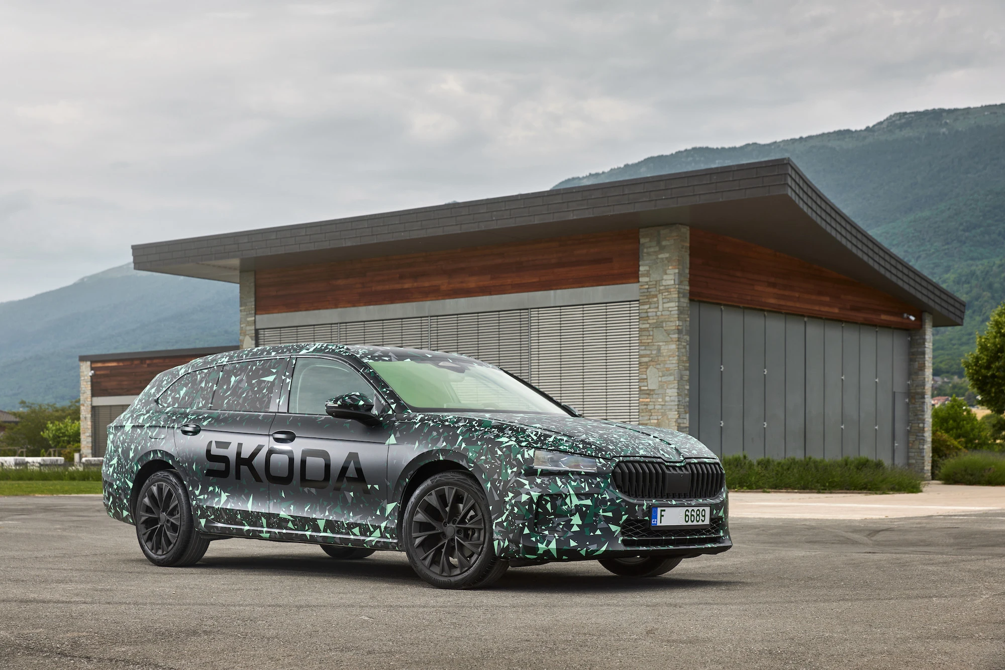 nowa skoda superb 2023 