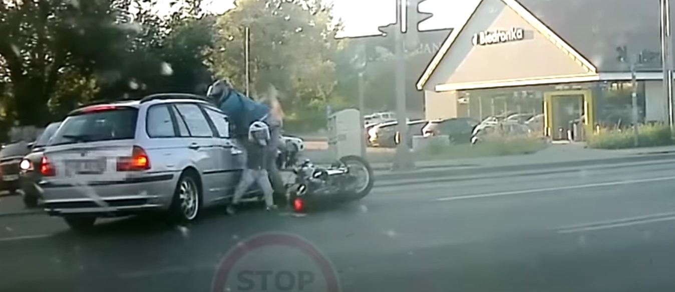 bmw zderzyło się z motocyklem