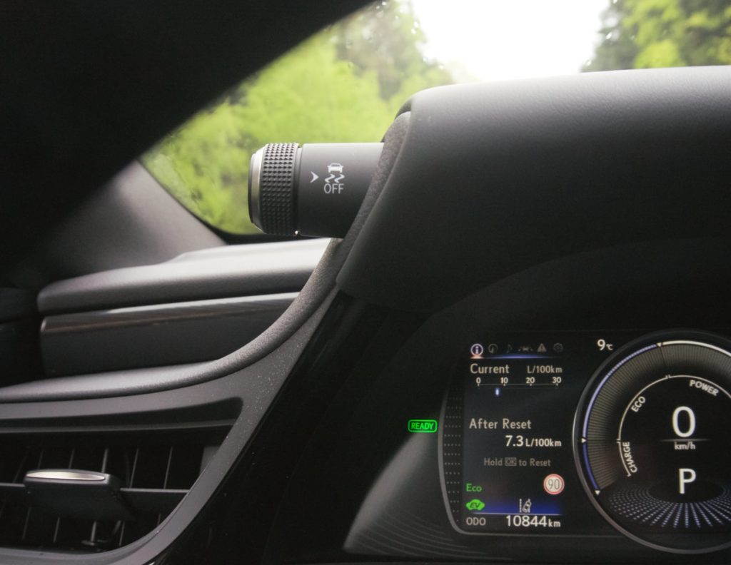 Lexus ES 300h test 