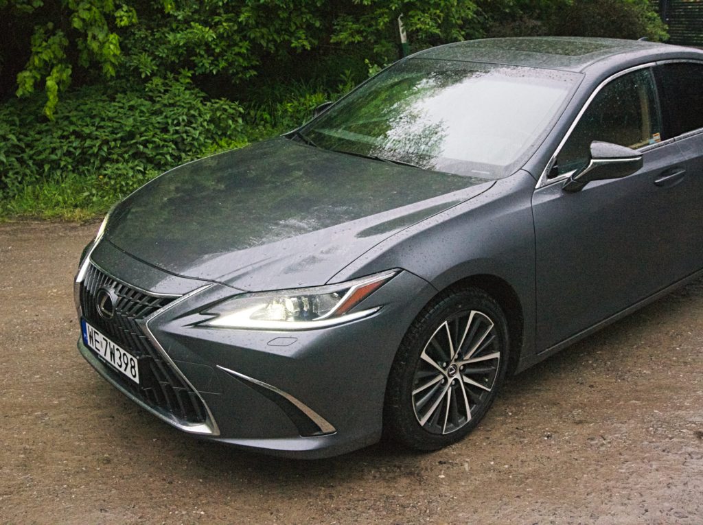 Lexus ES 300h 
