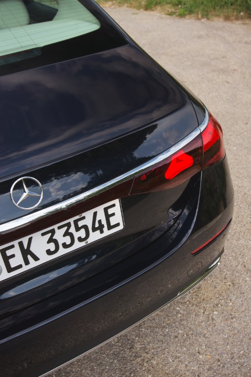 Mercedes klasy E W214 tył 