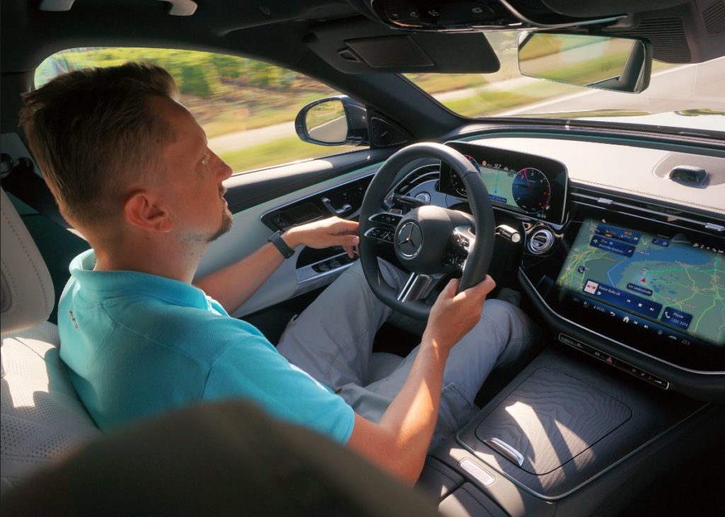Mercedes klasy E W214 wnętrze 
