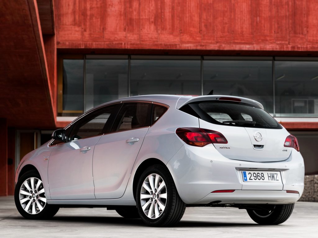 Opel Astra J awarie 