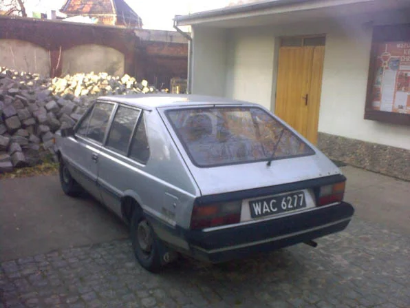 skradziony polonez 3d