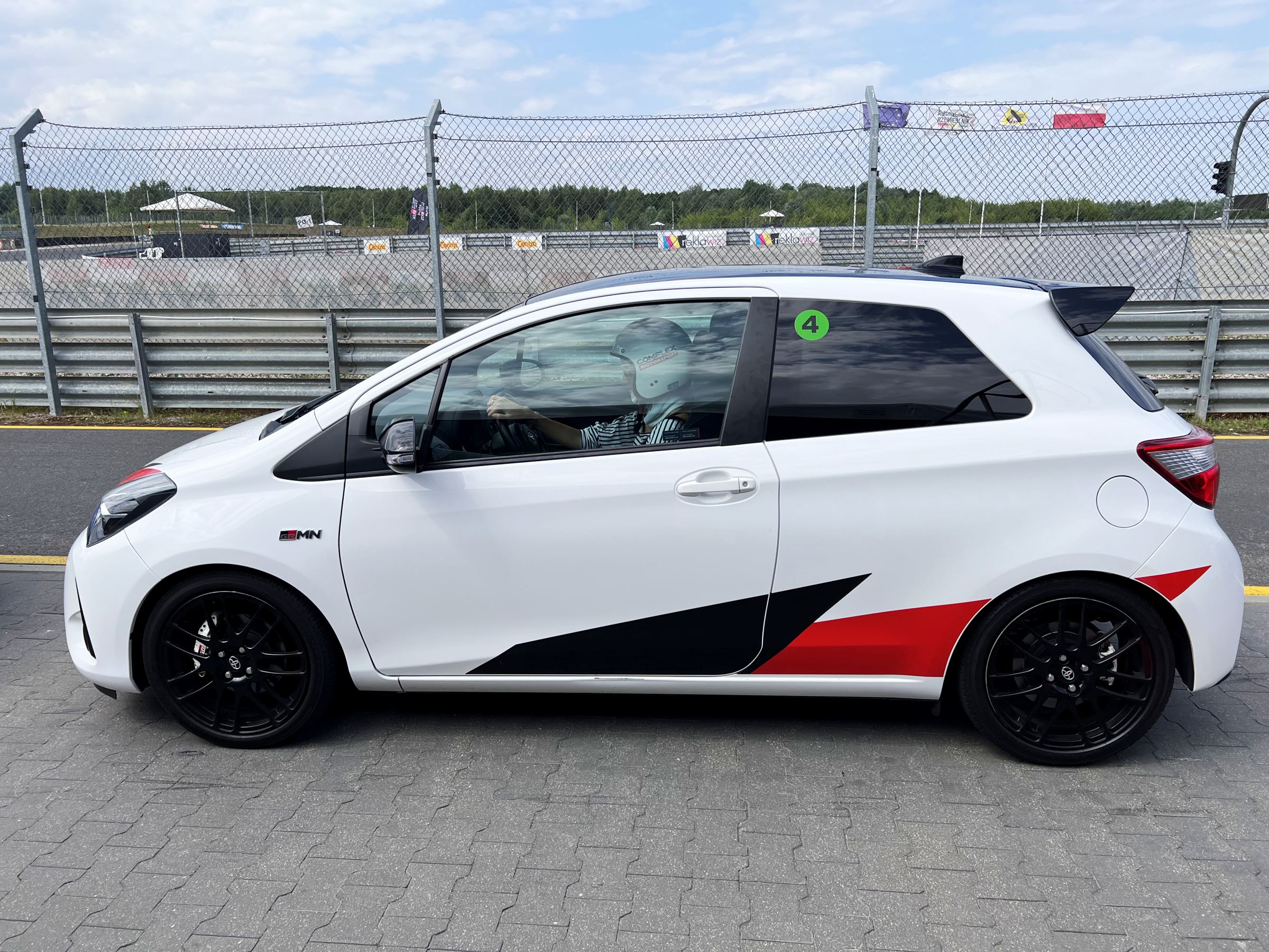 toyota yaris grmn 