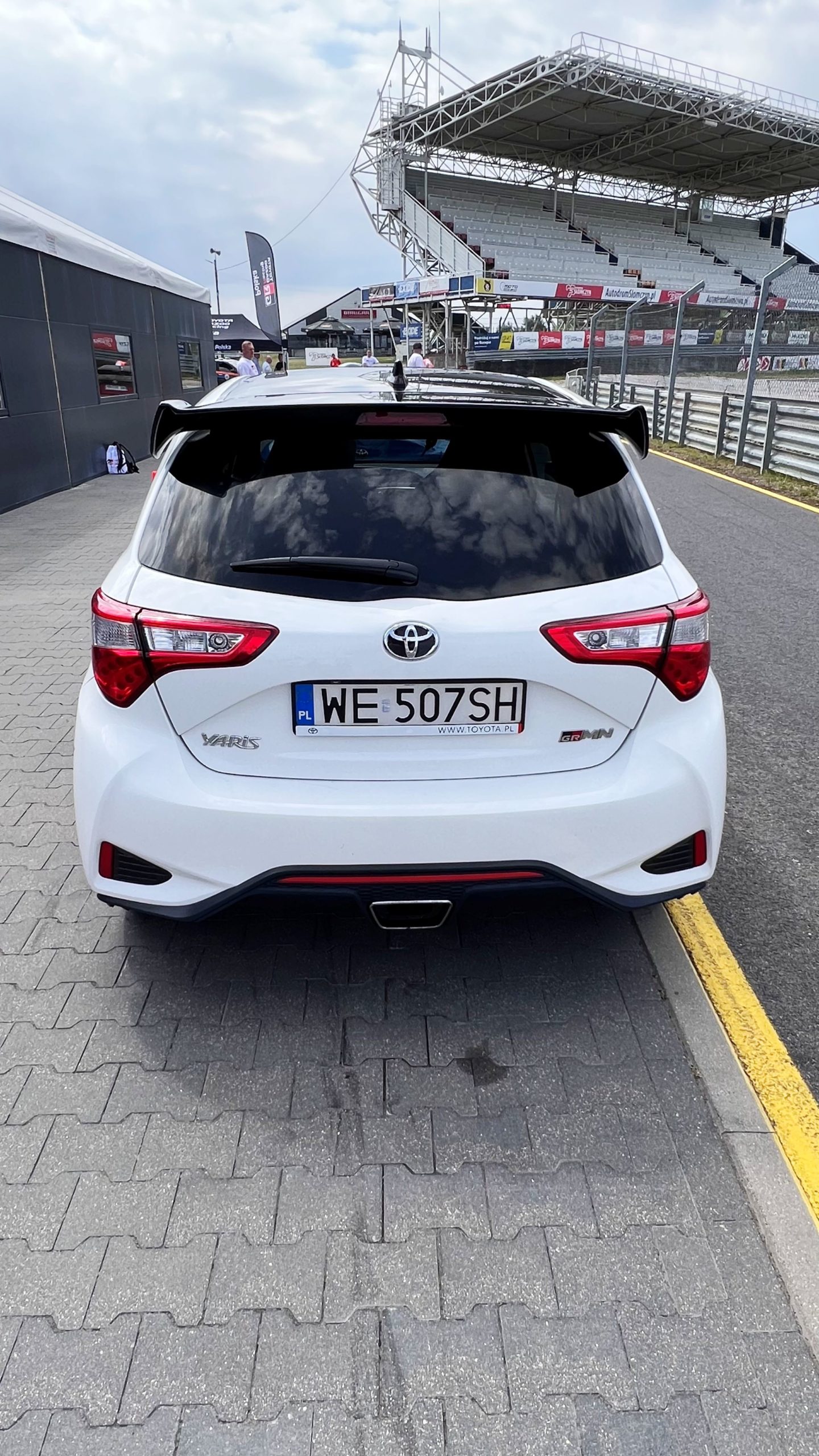 toyota yaris grmn 