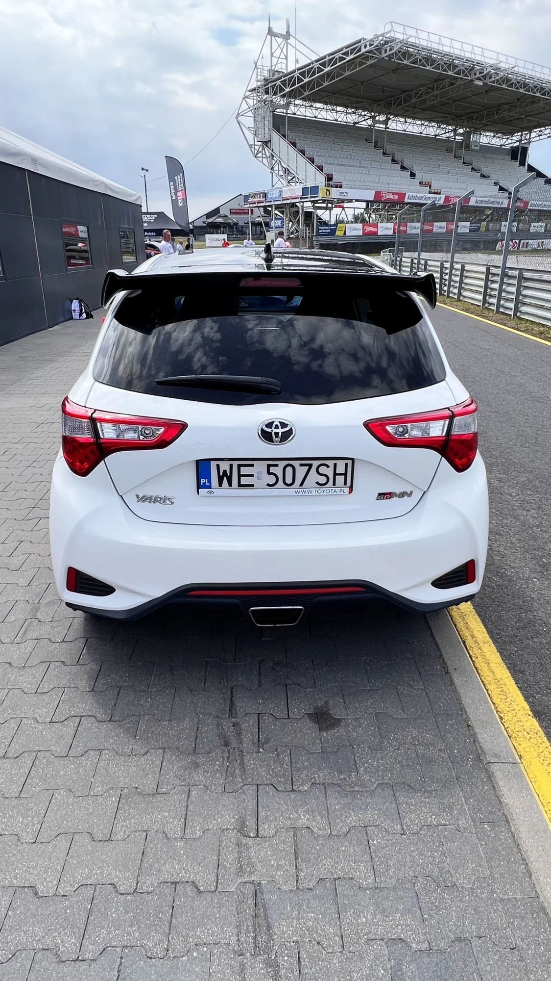 toyota yaris grmn 
