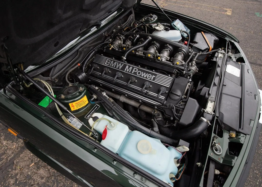 BMW M5 E28