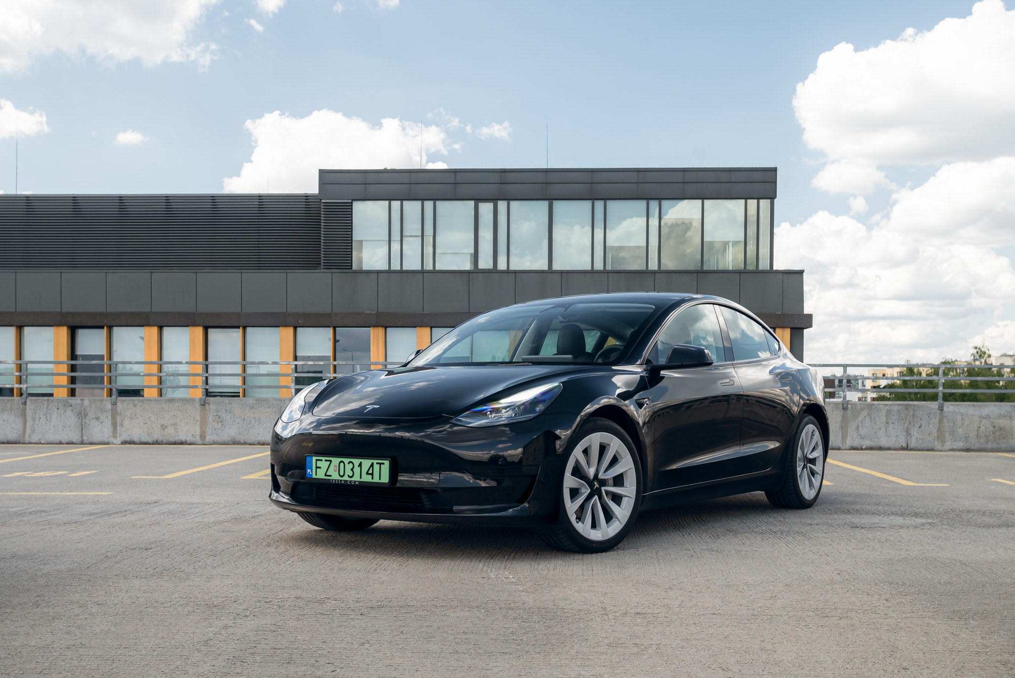 tesla model 3 rwd