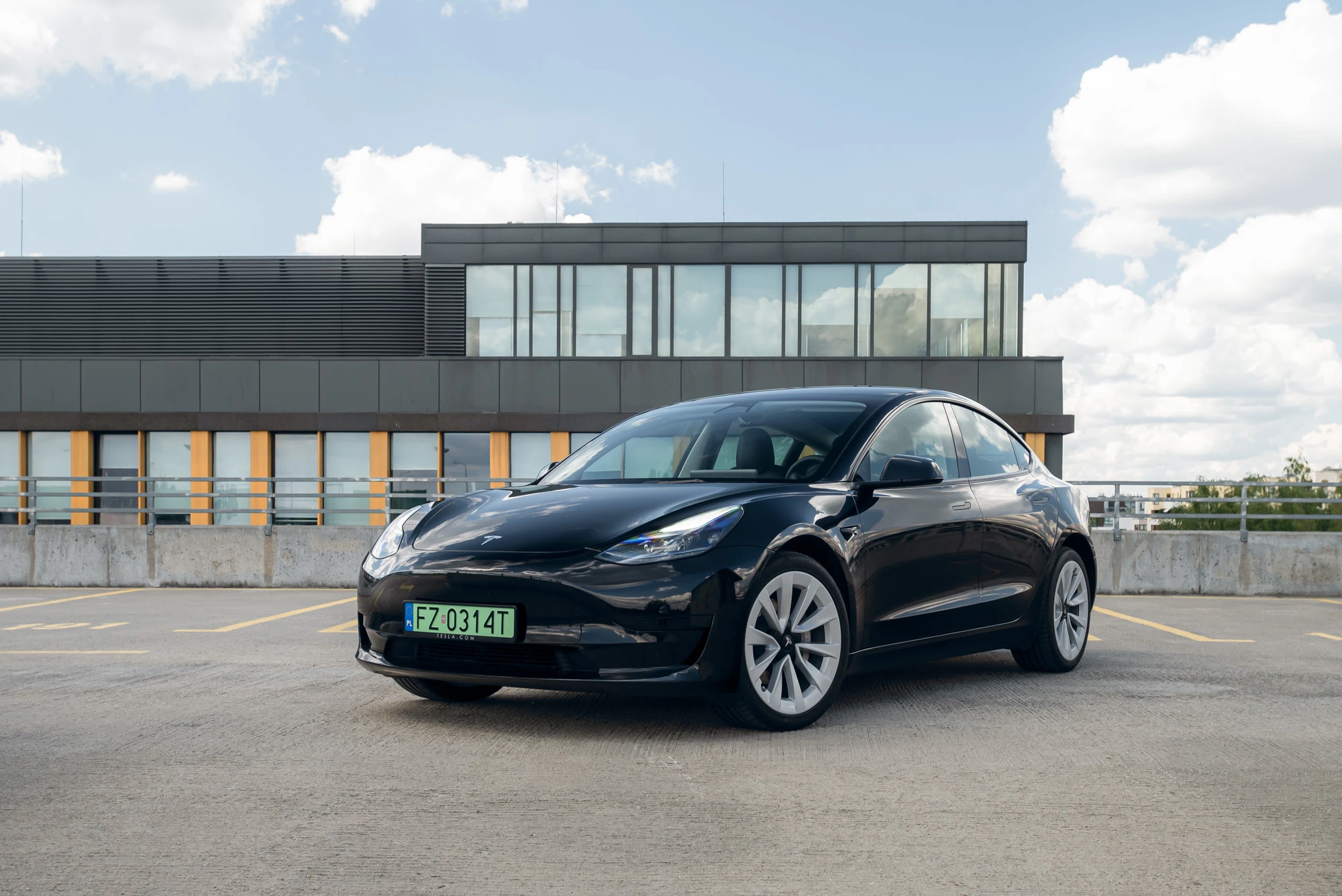 tesla model 3 rwd
