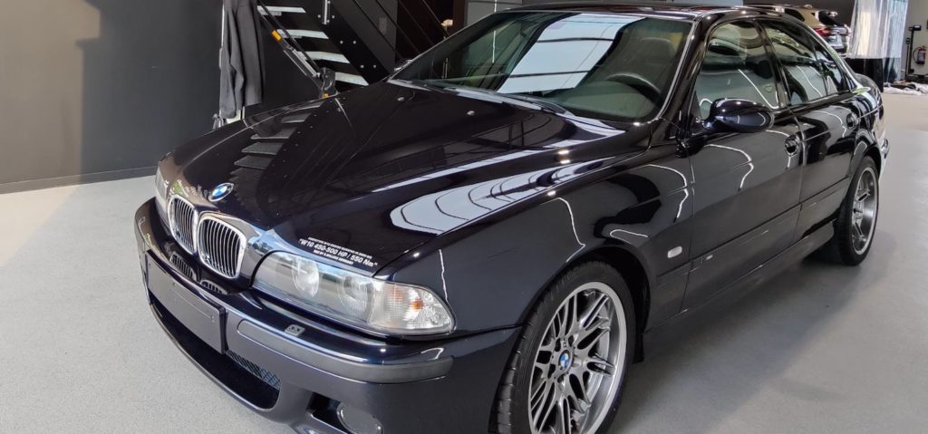 BMW M5 10 