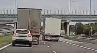 policja zatrzymująca ruch
