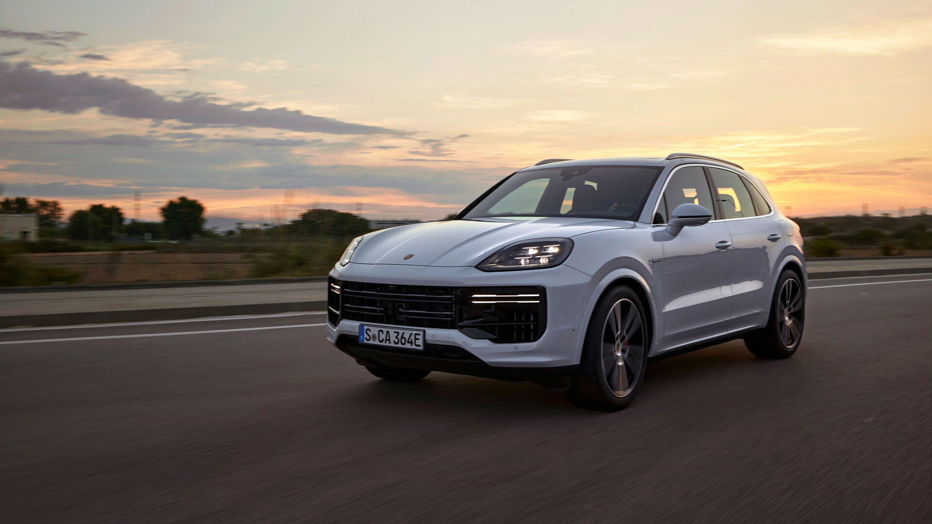 Elektryczne Porsche Cayenne jest już testowane. Projektanci dostali pianki (ale nie z ust)